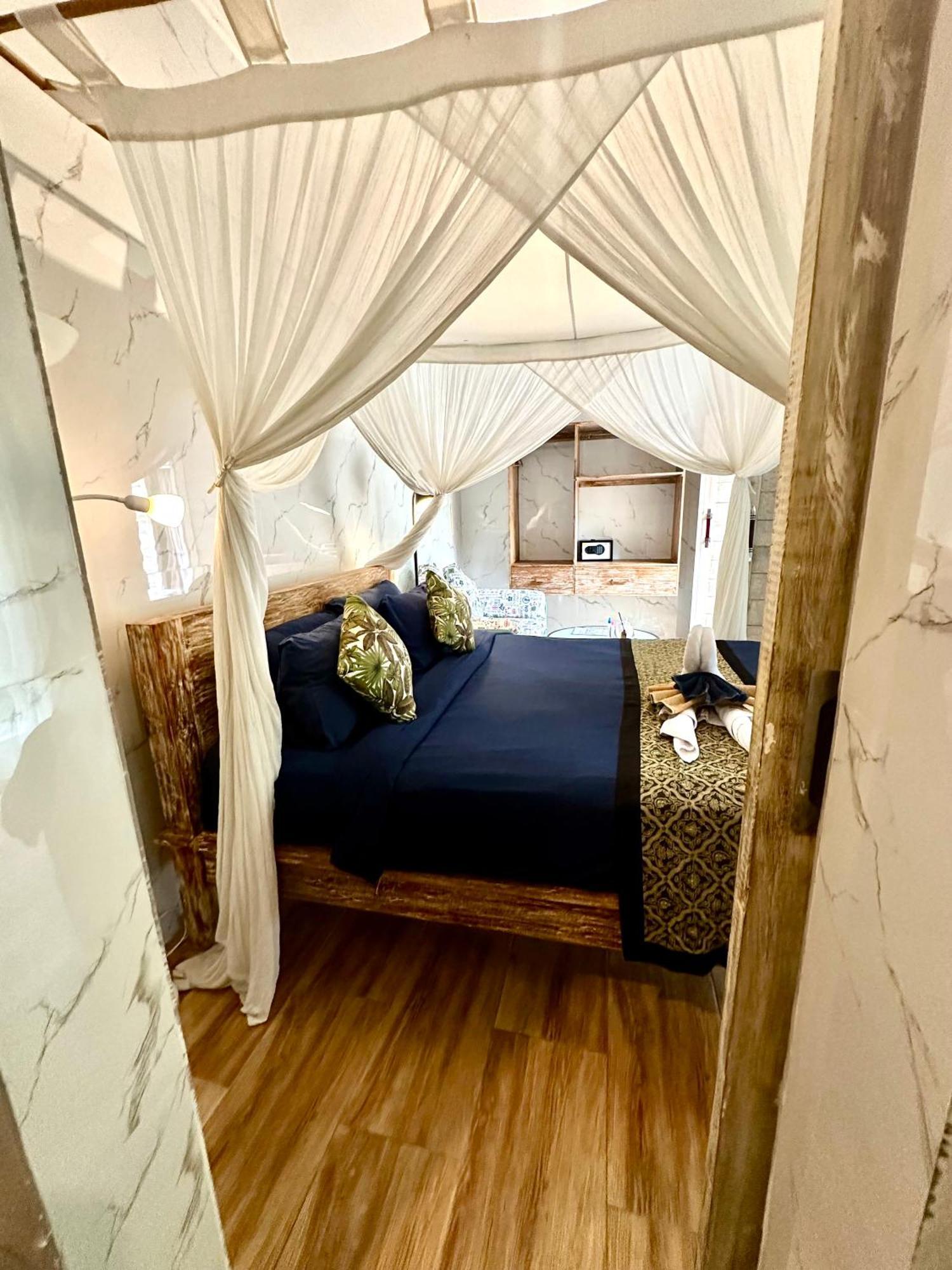 Kubu Guest House Seminyak  Bagian luar foto