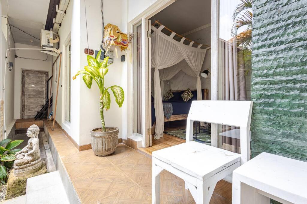 Kubu Guest House Seminyak  Bagian luar foto